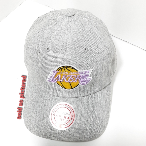 Mitchell & Ness Los Angeles Lakers Strapback Cap - Picture 3 of 7